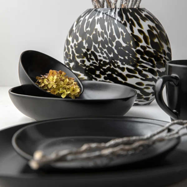 TALERZ PŁYTKI OBIADOWY GAJA BLACK 23 CM TRÓJKĄTNY CZARNY - obrazek 3