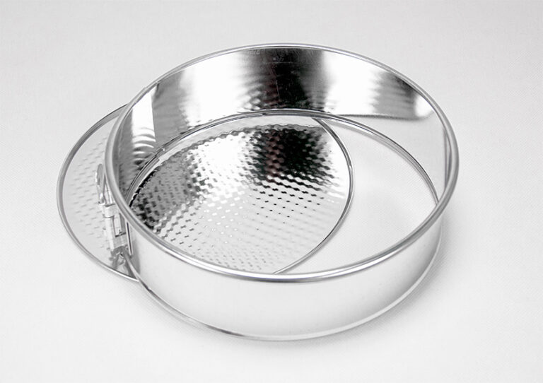 Tortownica blacha okragła ocynowana z fakturowanym dnem 24 cm - obrazek 6