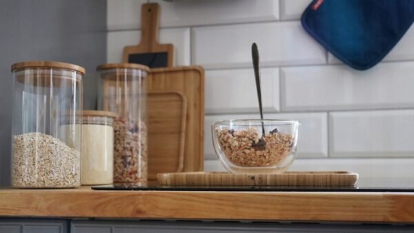 Pojemnik szklany na makaron płatki sypkie z bambusową pokrywą 10x17 cm - obrazek 8