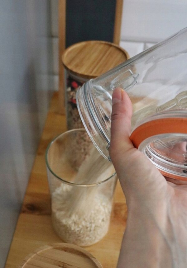 Pojemnik szklany na makaron płatki sypkie z bambusową pokrywą 10x17 cm - obrazek 11